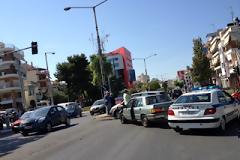 Σφοδρή σύγκρουση αυτοκινήτων στη Λ. Αμφιθέας