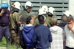 Ξύλο και χημικά στο δημαρχείο Θεσσαλονίκης