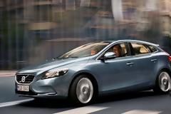 Νέο Volvo V40 με Αερόσακο Πεζού. Δείτε την αρχή λειτουργίας του