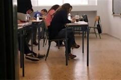 Δείτε τις απαντήσεις στα σημερινά θέματα των πανελλαδικών εξετάσεων
