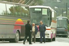 Ξεκινούν απεργία οι οδηγοί τουριστικών λεωφορείων