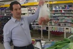 Τι ψωνίζει ο Άδωνις στο supermarket;
