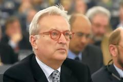 ΣΒΟΜΠΟΝΤΑ: ΣΚΑΝΔΑΛΩΔΕΙΣ ΟΙ ΔΗΛΩΣΕΙΣ ΛΑΓΚΑΡΝΤ ΓΙΑ ΤΗΝ ΕΛΛΑΔΑ