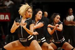 «ΚΑΥΤΕΣ» OI CHEERLEADERS ΤΩΝ ΧΙΤ! (PHOTOS)