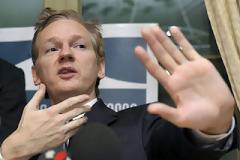 Οι Βρετανοί στέλνουν τον Mr. Wikileaks στο εδώλιο του κατηγορουμένου στη Σουηδία