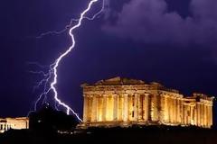 Επαναδιαπραγμάτευση; Σκάστε και κολυμπάτε διατάζει η Κομισιόν