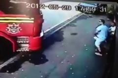 Είδαν το πυροσβεστικό να έρχεται κατά πάνω τους!