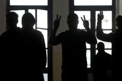 Κατάληψη σε τηλεοπτικό σταθμό για να μη μεταδοθεί συνέντευξη βουλευτή της Χρυσής Αυγής!