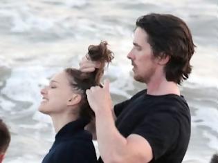 Φωτογραφία για Ο Christian Bale δείχνει την τρυφερή πλευρά του στη Natalie Portman