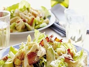 Φωτογραφία για Caesar Salad με ψητό κοτόπουλου και μπέικον