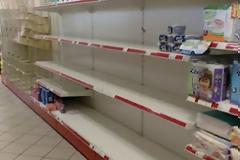 Αυξήσεις σε καύσιμα, τρόφιμα, φάρμακα, ελλείψεις στα ράφια