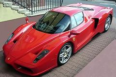 Πωλούνται Ferrari και Cayenne σε τιμές σοκ!
