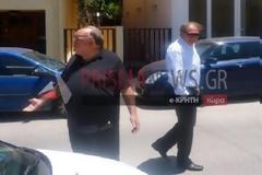 Αποδοκίμασαν τον Πάγκαλο σε καφενείο χωριού..του Ηρακλείου..Σηκώθηκε και έφυγε άρον άρον..όταν άρχισαν να του πετάνε ποτήρια με νερό.