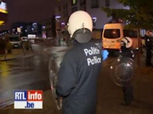 Φωτογραφία για Έσπασαν αστυνομικό τμήμα οι μουσουλμάνοι στο Βέλγιο..Αιτία η σύλληψη γυναίκας που φορούσε μπούργκα...[Βίντεο]
