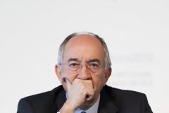 Ο διοικητής της Κεντρικής Τράπεζας της Ισπανίας αποχωρεί ταπεινωμένος