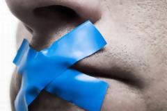 Και με την βούλα “.gr” τα Blogs!Φίμωση και επίσημα!