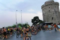 Γυμνοί ποδηλάτες στην Θεσσαλονίκη.