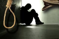 Για κάθε αυτοκτονία αντιστοιχούν άλλες 20 απόπειρες!