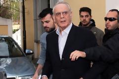 Η περίεργη διάρρηξη στο γραφείο του Άκη και το κομμάτι του αρχείου που έκανε φτερά