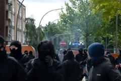 Νεοναζί και αντι-ναζί συγκρούστηκαν στο Αμβούργο