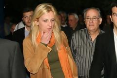 Ρ.ΔΟΥΡΟΥ: H ξανθιά πασιονάρια του Αλέξη Τσίπρα που... αγαπάνε τα media