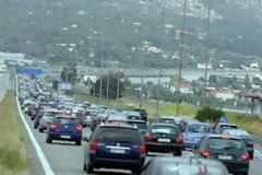 ΕΠΙ ΠΟΔΟΣ Η ΤΡΟΧΑΙΑ ΓΙΑ ΤΟ ΤΡΙΗΜΕΡΟ ΤΟΥ ΑΓΙΟΥ ΠΝΕΥΜΑΤΟΣ