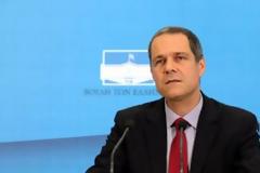 Ο Τζήμερος ξαναχτυπάει με τη Μέρκελ