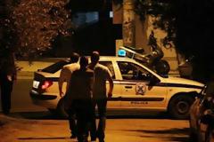 Απείλησαν στο Παγκράτι αστυνομικούς με καλάσνικοφ