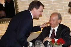 Οι διάδοχοι της οικογενειοκρατίας των κομμάτων