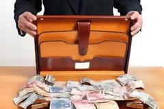 Μύθοι και αλήθειες για τα χρήματα των πολιτών – Τι θα γίνει με τις καταθέσεις μας σε περίπτωση εξόδου από το ευρώ;
