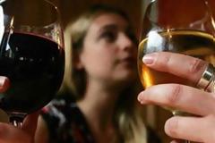 Στο νοσοκομείο Ρεθύμνου 17χρονη μετά από υπερβολική κατανάλωση αλκοόλ