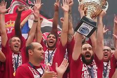 WHO AM I ? I'M A CHAMPION! *BINTEO*