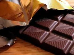 Φωτογραφία για Η μαύρη σοκολάτα κατά του εμφράγματος