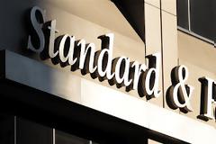 S&P: Μία στις τρεις οι πιθανότητες εξόδου από το ευρώ