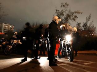 Φωτογραφία για Αυξήθηκαν οι έλεγχοι της Αστυνομίας στο κέντρο της Αθήνας.