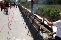 Έφτιαξαν κοντοσούβλι 170 μέτρα στην Καρδίτσα