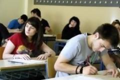 Πανελλήνιες: Κάτω από την βάση το 80% στην Φυσική – Τι γίνεται με τις βάσεις