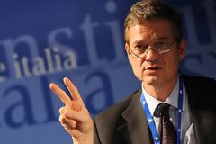 FT: Smaghi: Επιτακτική ανάγκη η τραπεζική ενοποίηση