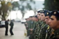 Τώρα κλέβουν και οι στρατιωτικοί γιατί δεν έχουν να ζήσουν
