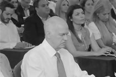 ΕΡΧΕΤΑΙ... ΞΕΣΠΑΣΜΑ ΠΑΠΑΝΔΡΕΟΥ!