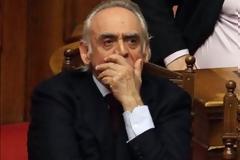 Ποινή 100 πόντων στον Άκη για τη χρήση του κινητού
