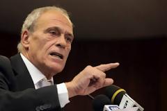 Γιάννης Δημαράς: «Κατασκευάζουν τεχνητό δίπολο εκβιάζοντας το λαό»