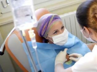 Φωτογραφία για Πάτρα: Σε απόγνωση δεκάδες ογκολογικοί ασθενείς - Ακολουθεί και «εμπάργκο» σε σύριγγες, γάντια, γάζες