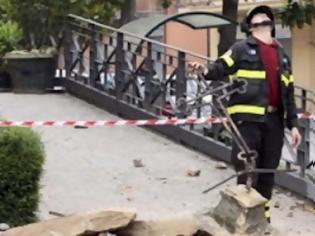 Φωτογραφία για Ιταλία: «Οι εργαζόμενοι να αναλάβουν την ευθύνη για πιθανές βλάβες από σεισμό»