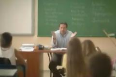 -Κύριε ο μπαμπάς μου αυτοκτόνησε με το ευρώ. Γιατί κύριε, γιατί;