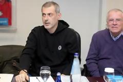 Ντου από οπαδούς της ΑΕΚ και άγρια επεισόδια στο ΔΣ της Super League...Έκλεψαν τα κινητά του Μώραλη και του Θεοδωρίδη..