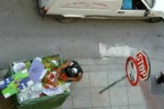 Το ψωμί ψωμάκι:Συγκλονίζει η φωτογραφία της Ελλάδας του 2012!
