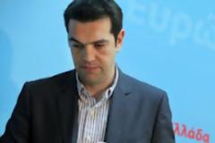 Financial Times: Οι Έλληνες νομίζουν πως ο Τσίπρας θα σκίσει το Μνημόνιο