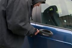 2 λαθρομετανάστες στην Πάτρα διέρρηξαν ταξί