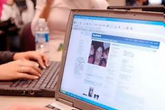 Η διαδικτυακή γνωριμία της άφησε έναν έρπητα αλλά και 900.000 δολάρια